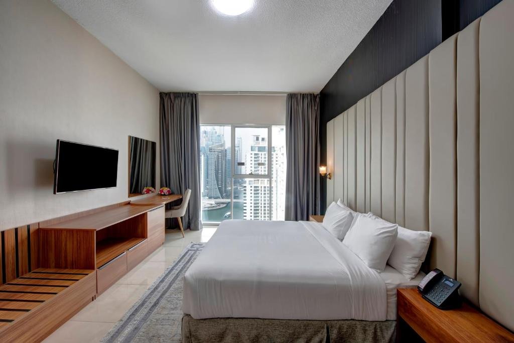 Premium 1 Bedroom Marina View & Balcony